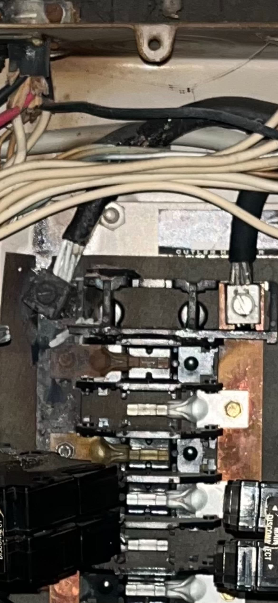 Gallery photos for Prioritizing Safety with Organized Electrical Panels: Image #1